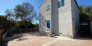 4BD/2BA, HUGE Yard! Gallery 1