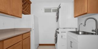 South Rose Hill 4 Bedroom with Entertainment Deck Gallery 18