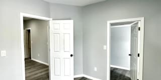 121 Oak Street Gallery 14