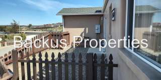 Wonderful partially furnished upper Seaside unit Gallery 1