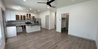 Large 3 Bed 2.5 Bath Duplex Includes Office Space (See Contact Info Below) Gallery 74