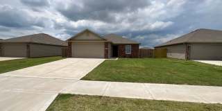 Stunning New 2024 Home – Modern Living in Siloam Springs! Gallery 1