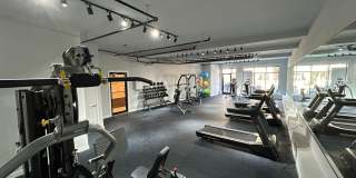 5542-44 Ridge Avenue Gallery 12
