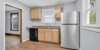 Three Bedroom One Bath House in Lorain Gallery 8