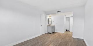 1564 SE Royal Green Circle Gallery 15