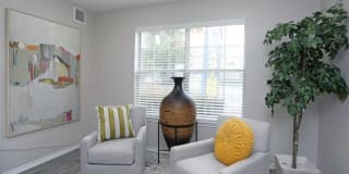 733 West Gallery 3