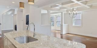 OAKLEY - Stunning executive tudor Gallery 22