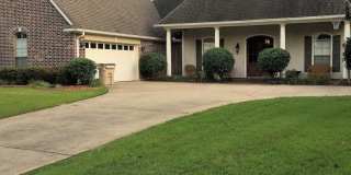 Beautiful home in Bayou Bend.... Gallery 1