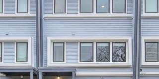 Available April 10th. Great 3 BR/3.5 BA Townhouse in Park Circle! Gallery 1