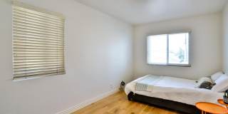 Downtown HB Furnished Flexible Term Rental Gallery 21