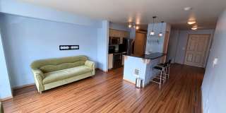 Light & Bright Studio in Queen Anne! Gallery 4