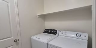 Remodeled 3 Bed / 2.5 Bath Townhome in Great Location Gallery 19