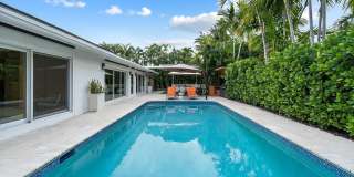 2617 Bayview Drive Gallery 21