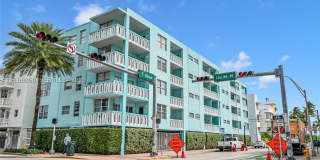 701 Collins Ave Gallery 1