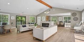 Hampton Point Gallery 25