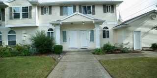 Luxury Unit in Prime Location! Gallery 1