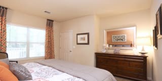 The Columns at Hiram Gallery 29