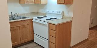 3 bedroom - elevators in building - 2nd floor unit with balcony! Gallery 6