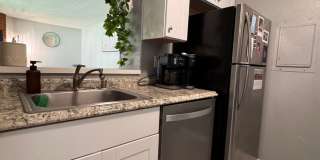 Remodeled ground floor 2 bed! Gallery 21