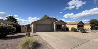 Cozy Home for Rent in East Mesa! **NEW FLOORING THROUGHOUT** Gallery 3