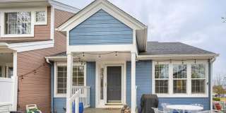 2 BDR Gorgeous Updated Townhome with Huge Garden Gallery 7