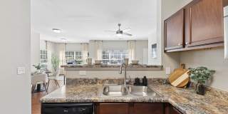 Vintage Retreat Apartments Gallery 4