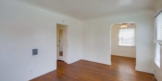 Spanish Craftsman Garden Apartments Bankers Hill Gallery 5