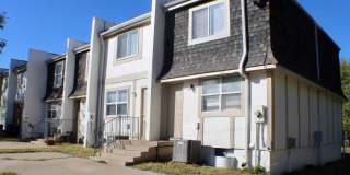 Spacious 2-bedroom Townhome Spacious 2-bedroom Townhome Gallery 1