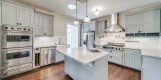 BEAUTIFUL HOME IN BLUEBONNET HILLS, ALAMO HEIGHTS Gallery 12