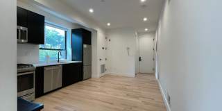 527 Monroe Street Gallery 4