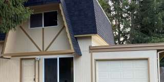 Remodeled River Road Townhome Gallery 1