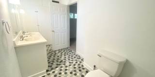 804 Maple Street Gallery 6