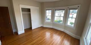 Epic REA - Spacious Light-filled Corner House 4BD/ 2BA Gallery 30