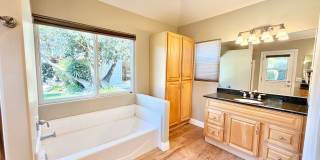 Lovely Single Story Home, Great Neighborhood, Amazing Yard Space, Close distance to Downtown Fallbrook! Gallery 25