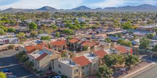 Two Bedroom Apartment Home with Beautfiul Courtyard views Gallery 9