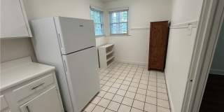 1506 E 50th Street Gallery 6