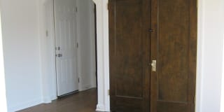 4455 S. Greenwood Avenue Gallery 17