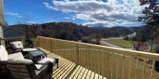 Candler - Two Bedroom updated apartment Gallery 1