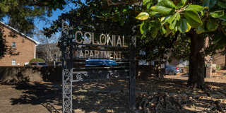 Colonial Apartments Gallery 4