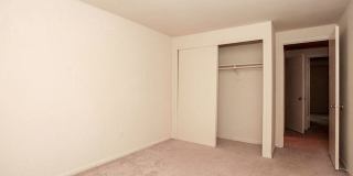 Fantastic 3br End-Unit Town Home in highly sought Silver Spring Neighborhood - Ready mid-June Gallery 17