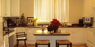 STUNNING 2 BEDROOM 2 BATH TOWNHOUSE IN GATED COMMUNITY WITH 1 CAR GARAGE ATTACHED Gallery 7