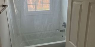 3 bedroom, 2 bathroom near Goodlett and Park Gallery 11