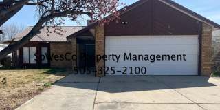 3 Bedroom Home, Near Target with Garage (Small Dogs Allowed) Gallery 1
