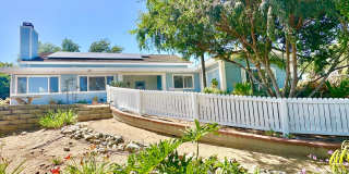 Beautiful Home, in Quiet Country Setting, Large, Private, Fenced Yard Space, with Landscaper Included! Gallery 1