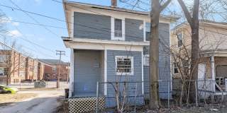 NEW LISTING! 4 BEDROOM HOME NEW LISTING! 4 BEDROOM HOME Gallery 37