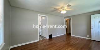 Cozy Ranch Style Home in KCMO w/ Wood Floors and a Fenced in Yard! Gallery 9