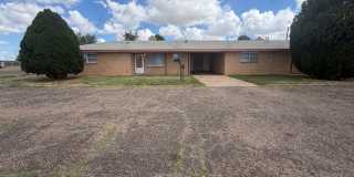 Spacious 2 Bedroom 1 bath duplex Gallery 1