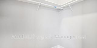 2015 E Maryland St Gallery 24