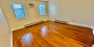 2528 Christian St Gallery 17