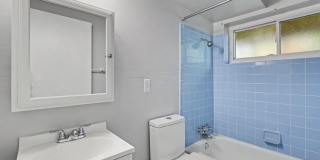 Spacious 4-Bedroom Home Near North Table Mountain Gallery 9